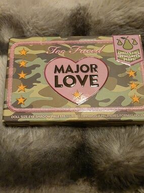 NIB Too Faced Major Love Eye Shadow Palette